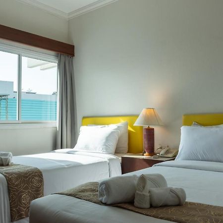 Mayflower Grand Hotel Korat Nakhon Ratchasima Ngoại thất bức ảnh
