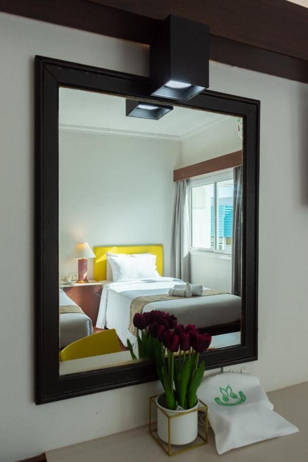 Mayflower Grand Hotel Korat Nakhon Ratchasima Ngoại thất bức ảnh