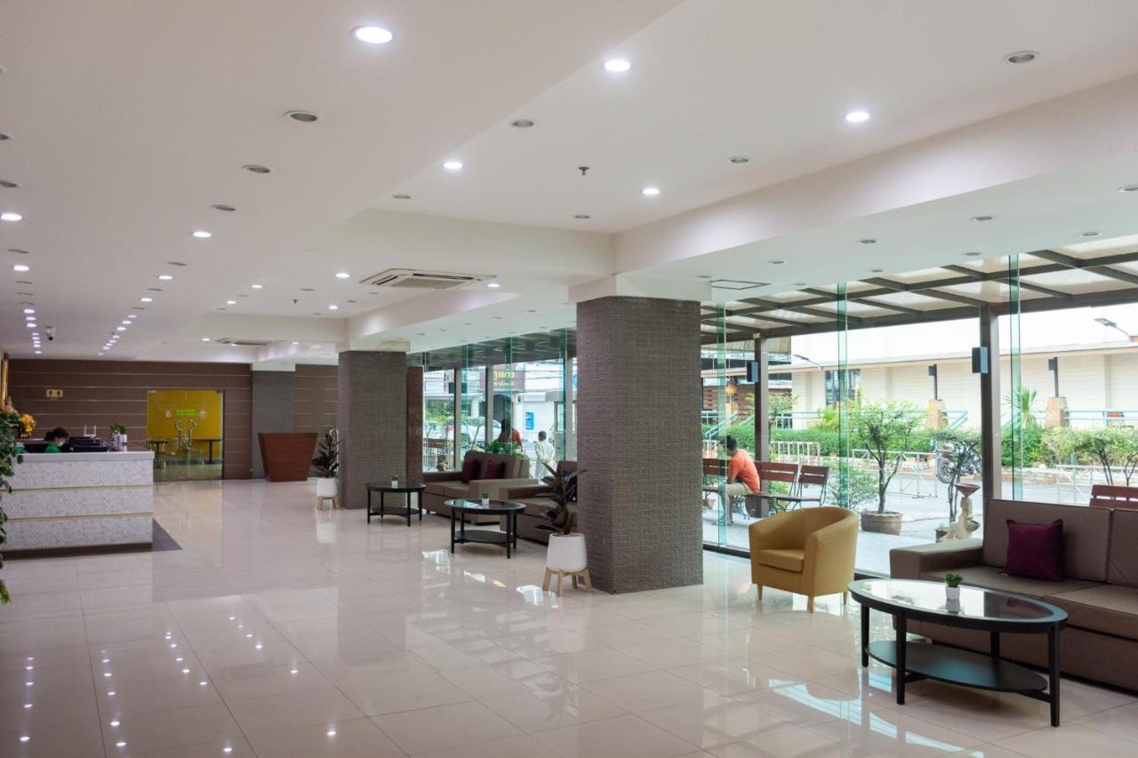 Mayflower Grand Hotel Korat Nakhon Ratchasima Ngoại thất bức ảnh